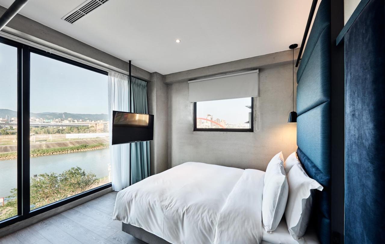 Waterfront Hotel Taipei